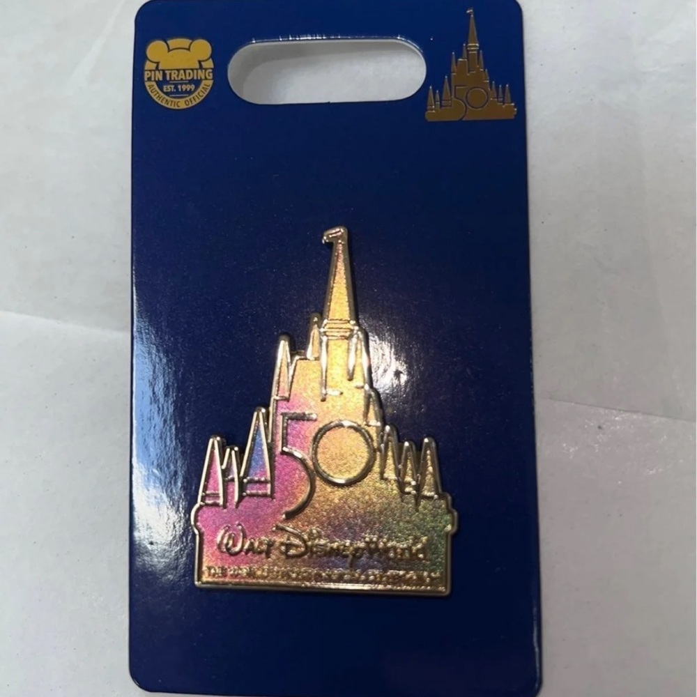 Cinderella Castle Pin ♥️ IRIDESCENT COLLECTION
Disney 50th Anniversary